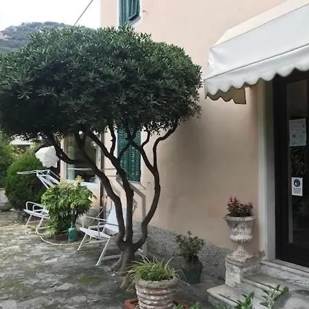 Giardino Delle Rose Bike&breakfast 3* Finale Ligure