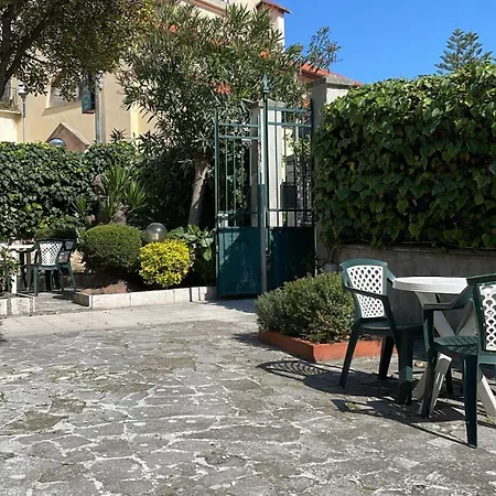 Giardino Delle Rose Bike&breakfast Bed & Breakfast 3*