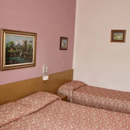 Giardino Delle Rose Bike&breakfast فندق مبيت وإفطار فينالي ليغوري