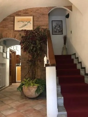 فندق مبيت وإفطار Giardino Delle Rose Bike&breakfast 3*