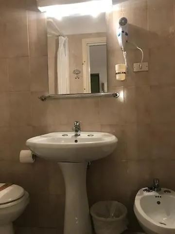 فندق مبيت وإفطار Giardino Delle Rose Bike&breakfast 3*