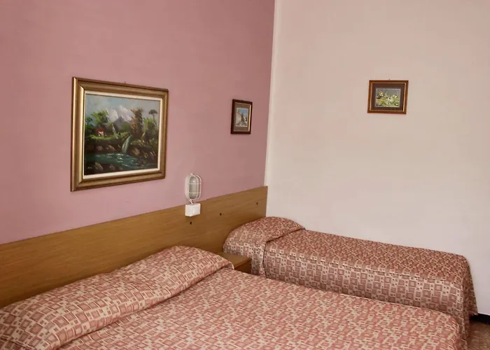 Giardino Delle Rose Bike&breakfast B&B 피날레리구레