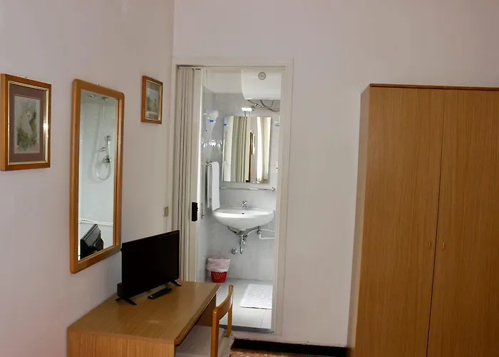 فندق مبيت وإفطار Giardino Delle Rose Bike&breakfast فينالي ليغوري