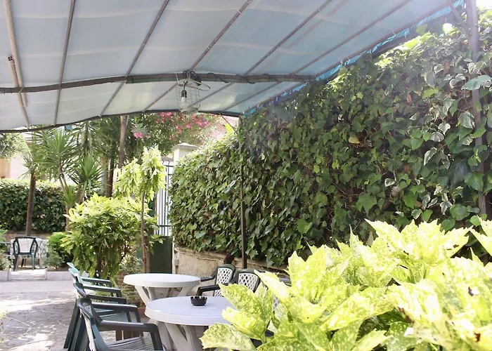 فندق مبيت وإفطار Giardino Delle Rose Bike&breakfast فينالي ليغوري