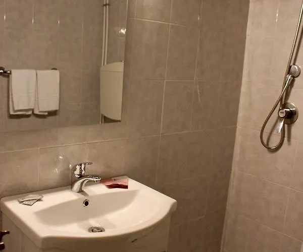 فندق مبيت وإفطار Giardino Delle Rose Bike&breakfast فينالي ليغوري