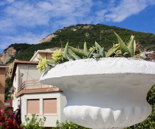 Giardino Delle Rose Bike&breakfast 3*