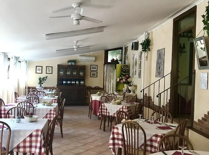 Giardino Delle Rose Bike&breakfast فندق مبيت وإفطار 3*