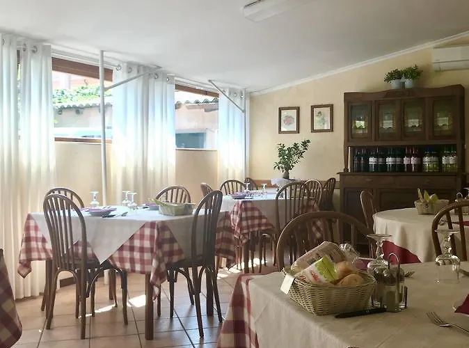 Giardino Delle Rose Bike&breakfast 3* فينالي ليغوري